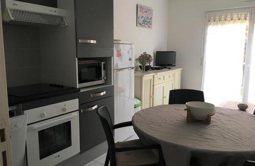 Fort-Mahon-Plage House | Charmante maisonnette à Fort-Mahon-Plage, près de la Baie d'Authie, 2 chambres, jardin, parking inclus - FR-1-482-38