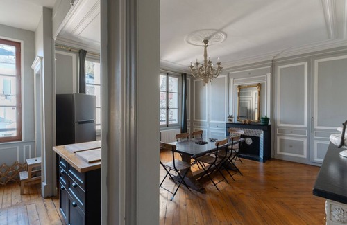 Honfleur Apartment | CHARMING APARTMENT FOR 6 PEOPLE IN THE HISTORICAL CENTER. PRIVATE PARKING