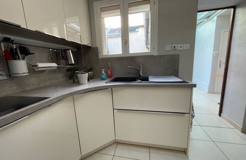 Saint-Honore - Jeanne d'Arc House | Charming City Home Near Downtown with Garage
