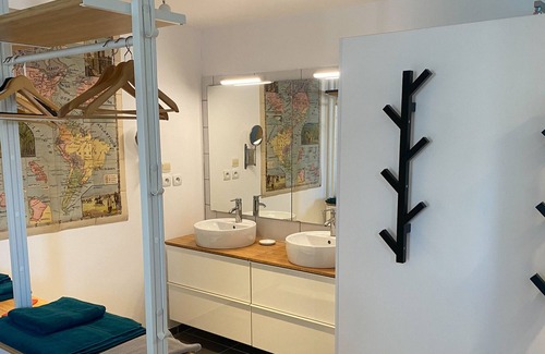 Sermizelles Bed & Breakfast | Charming cottage / pool house in Burgundy, calm nature walks at the gates of the Morvan