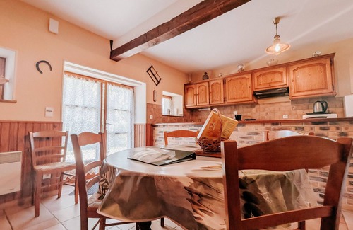 Saint-Plantaire Cottage | Charming House near Eguzon Lake - Peaceful Garden, Child Games, Private Parking