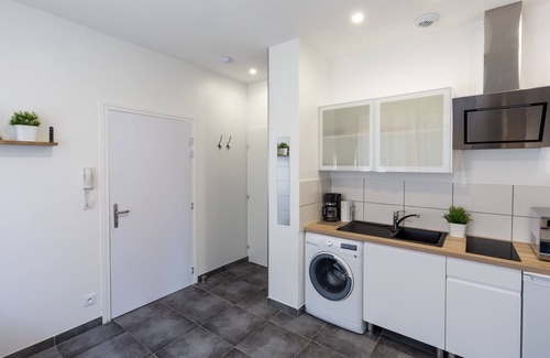 Hincmar Apartment | Charming Studio in the Heart of Reims: Your Haven of Peace to Explore!"