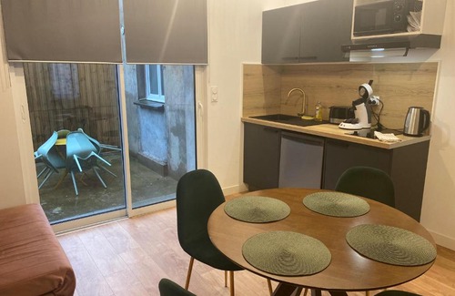 Calais Apartment | Chez Gatsby