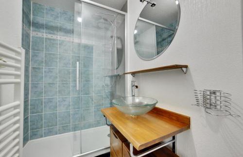 Saint-Denis Apartment | Chic apart with parking