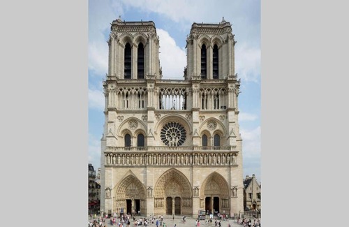 Faubourg de l'Arche Apartment | Chic apart with parking (Paris - La Defense)
