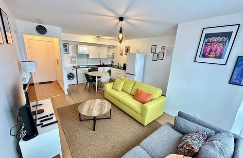 La Courneuve Apartment | Cosy 2-room apartment with parking near Hôtel de Ville station Courneuve