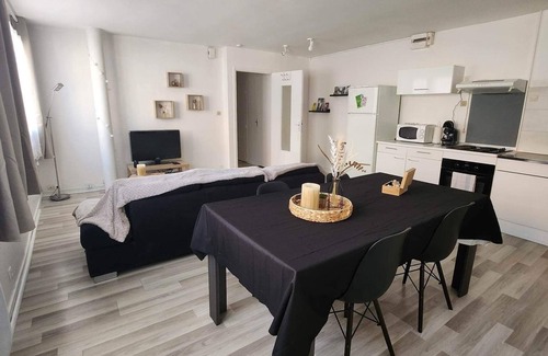Rosendael Apartment | Cosy apartment, 20 minutes from the beach (on foot) - Pets welcome.