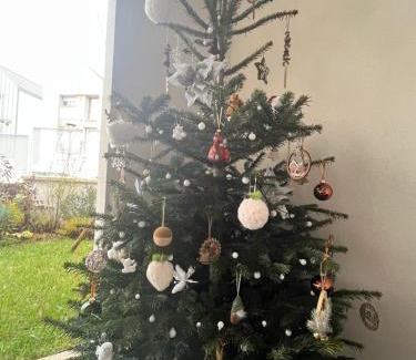 Magny-le-Hongre Apartment | Cosygreen77- Spacious apt with garden & parking, 7mns by car from Disneyland