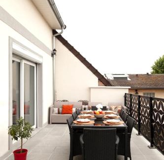 Gagny Villa | CosyVilla proche gare Paris, Disneyland, sites jeux olympiques pour 12 personnes