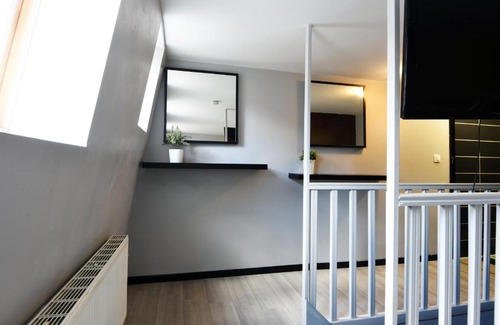 Lille Centre Ville Apartment | Cozy apartment close to stations and Old Lille