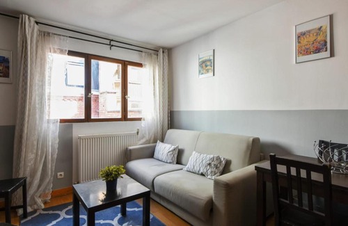 Lille Centre Ville Apartment | Cozy flat close to stations and Old Lille - Welkeys