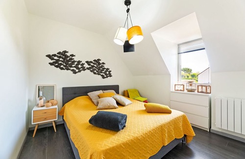 Touques House | Elegant Holiday Home in Touques with Fenced Garden