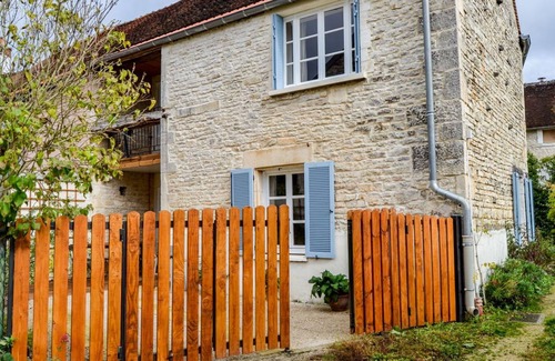 Saint-Martin-sur-Armancon Villa | 120 m² Villa ∙ 2 bedrooms ∙ 5 guests