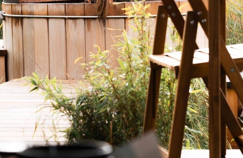 Saint-Quentin-en-Tourmont Cabin | 30 m² Lodge ∙ 2 guests