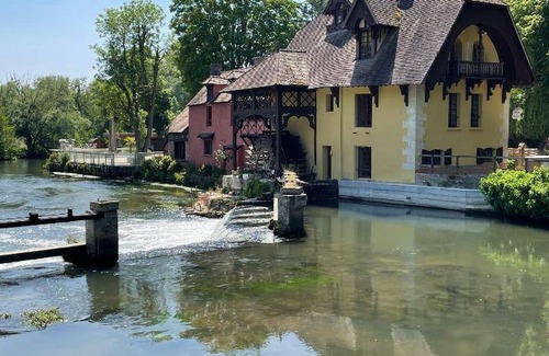 Sainte-Genevieve-les-Gasny Bed & Breakfast | 120 m² Bed and breakfast ∙ 3 bedrooms ∙ 6 guests