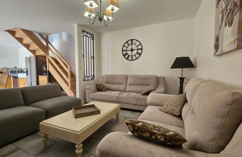 Sainte-Genevieve-les-Gasny House | 100 m² House ∙ 2 bedrooms ∙ 6 guests