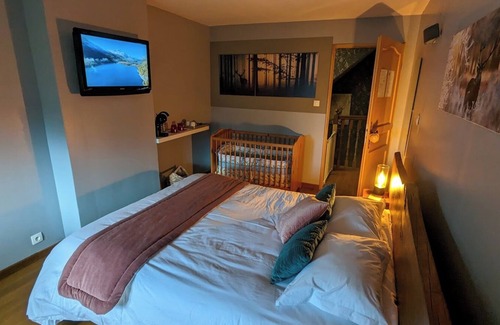 Gommegnies Bed & Breakfast | Gastronomic table and bed & breakfast (SUITE MORMAL)