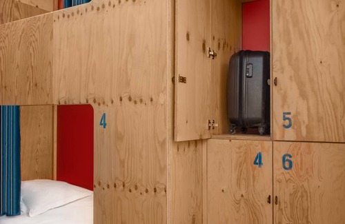 Roissy-en-France Hostel | Hostel ∙ 8 guests