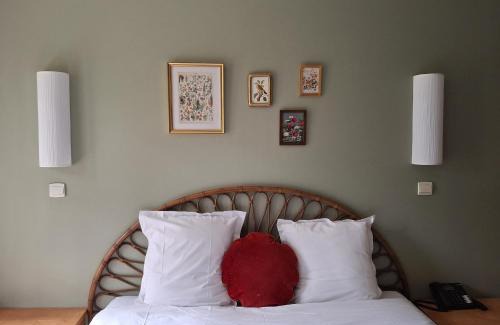Lamorlaye Hotel | Hostellerie Du Lys