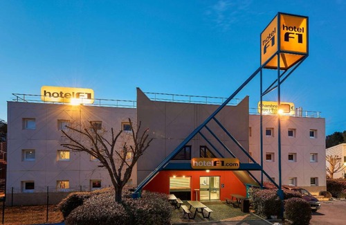 Mons-en-Baroeul Hotel | Hotel ∙ 127 guests