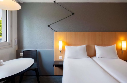 Cergy Hotel | ibis Cergy Pontoise Le Port