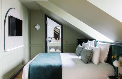 Quartier de la Porte-Saint-Denis Hotel | l'Echiquier Opéra Hotel Paris - MGallery Collection