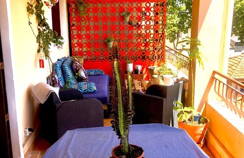 Gambetta Apartment | Large bright apartment with terrace