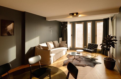 Old Lille Apartment | Le Cerisier