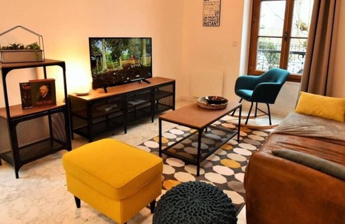 Auvers-sur-Oise Apartment | LE COTTAGE AUVERSOIS - GROUND FLOOR