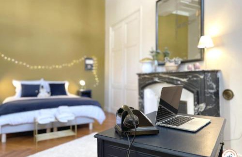 Quartier Vieux Marche-Cathedrale Apartment | Le Crosne - Parking - Prestige - Calm