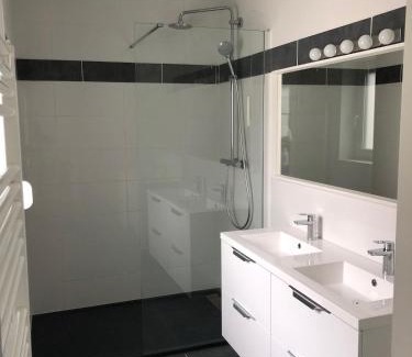 Saint-Honore - Jeanne d'Arc House | Le Saint-Honore 6 chambres pour 7 Personnes Stationnement gratuit dans la rue