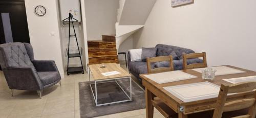 La Ferte-sous-Jouarre Apartment | Location d appartements EasyLodges à La Ferté-sous-Jouarre proche gare Séjour tout confort