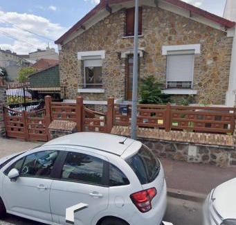 La Courneuve Hostel | Maison d'hôte la Courneuve