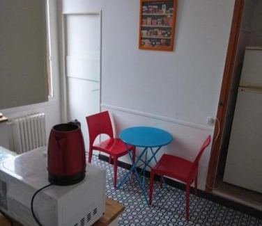 La Courneuve Hostel | Maison d'hôte la Courneuve