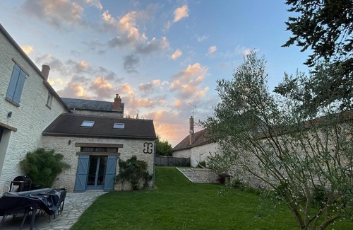 Augerville-la-Riviere House | Maison de Charme à la Campagne, Piscine et Jacuzzi au Bord du Golf