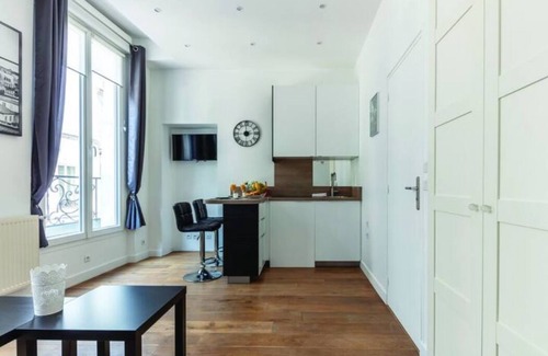 Bonne-Nouvelle Apartment | MAISON LE BAC APT. 103A