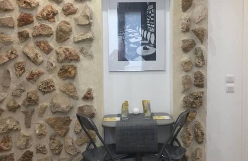 Bonne-Nouvelle Bed & Breakfast | MAISON LE BAC APT. 204A