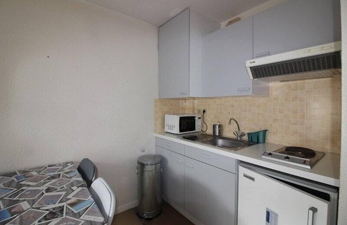Hardelot-Plage Apartment | MARYLAND B2 : Studio cabin with balcony, sleeps 4, in the heart of the city and just a stone's throw from the sand.