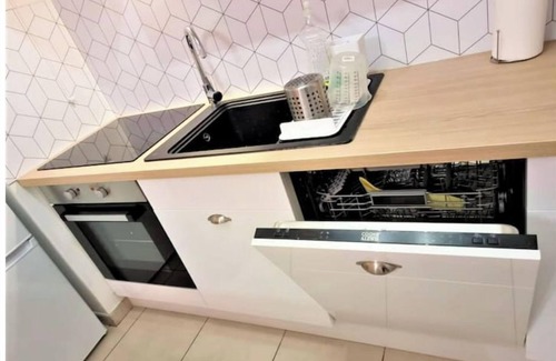 Romainville Apartment | New condo, Quiet, Bright, Terrace, Free Parking