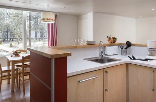 Pullay House | Nice apartment in villa for 8 guests with pool, WIFI, hot tub, TV, terrace and parking