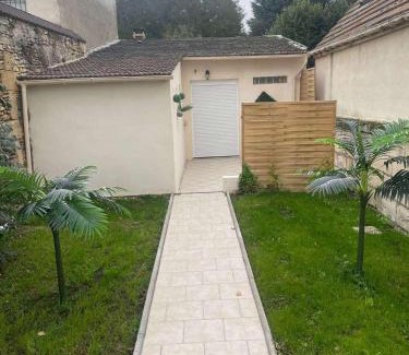 Liancourt House | Obalispa
