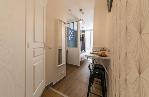 Quartier du Faubourg-Montmartre Apartment | Opéra - Rossini 25: cosy flat for 2