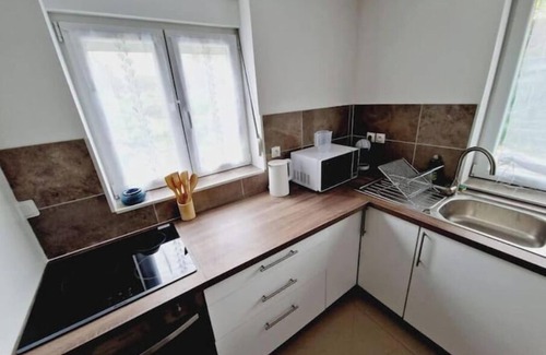 Maing House | Quiet, fully-equipped house with garden