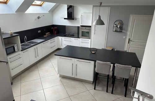 Vignoles Apartment | Quiet, spacious, bright apartment in a pretty village 5 kms from Beaune