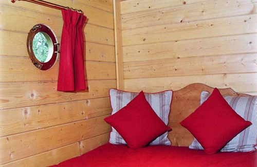 Bar-sur-Aube RV Rental | Recreational vehicle (RV) ∙ 1 bedroom ∙ 5 guests