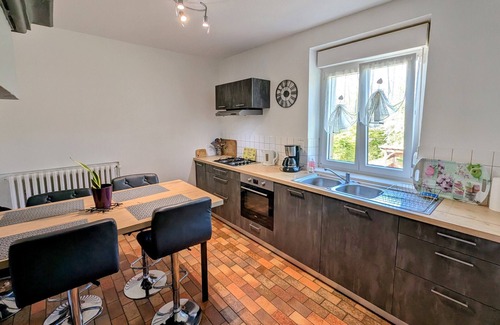 Travexin Cottage | Renovated apartment at foot of Thousand Ponds, 3 bedrooms