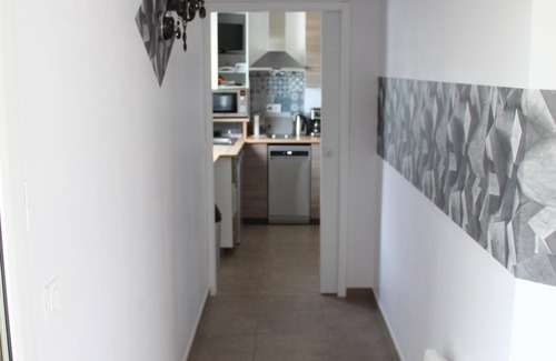 Arrest House | ROMANTIC ROOM, THE HIGH VILLAGE IN BAY OF SOMME