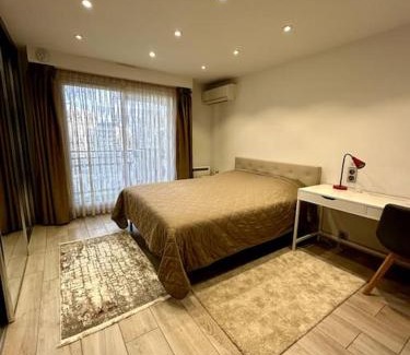 Republique–Point-du-Jour Apartment | Spacieux et Élégant Appartement - Boulogne - Paris