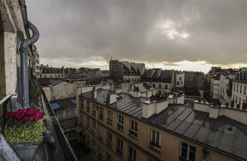 Enfants-Rouges Apartment | Spacious furnished studio Paris, Marais, Carreau du Temple