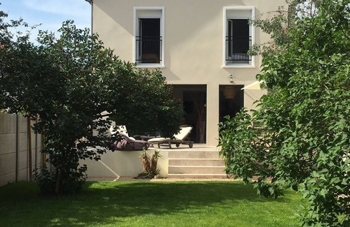 Colombes House | Spacious house with large garden, near Paris